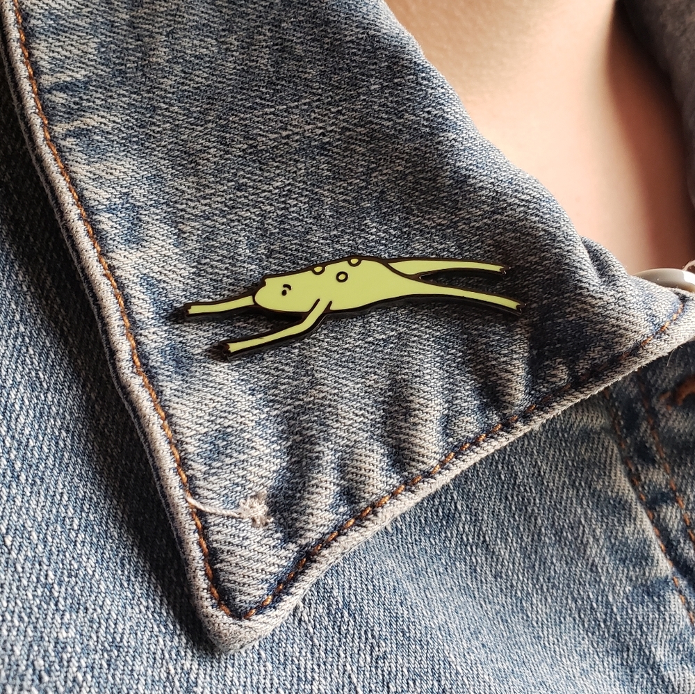 Froggie enamel pin